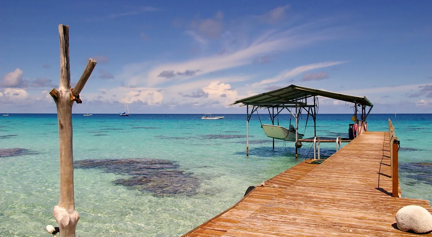 rotoava-lagon-ponton-fakarava