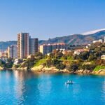 Vue côtière de la ville d’Annaba, idéale pour la plongée en Méditerranée