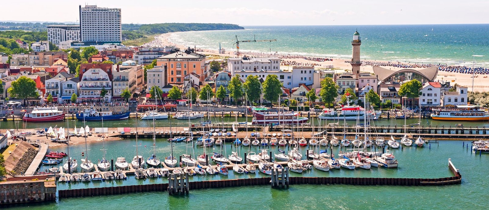 Le port de Warnemünde, base logistique pour les clubs qui explorent les épaves et les reliefs sous-marins de la Baltique