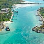 Vue aérienne de Fresh Creek à Andros, point de départ des plongées aux Bahamas
