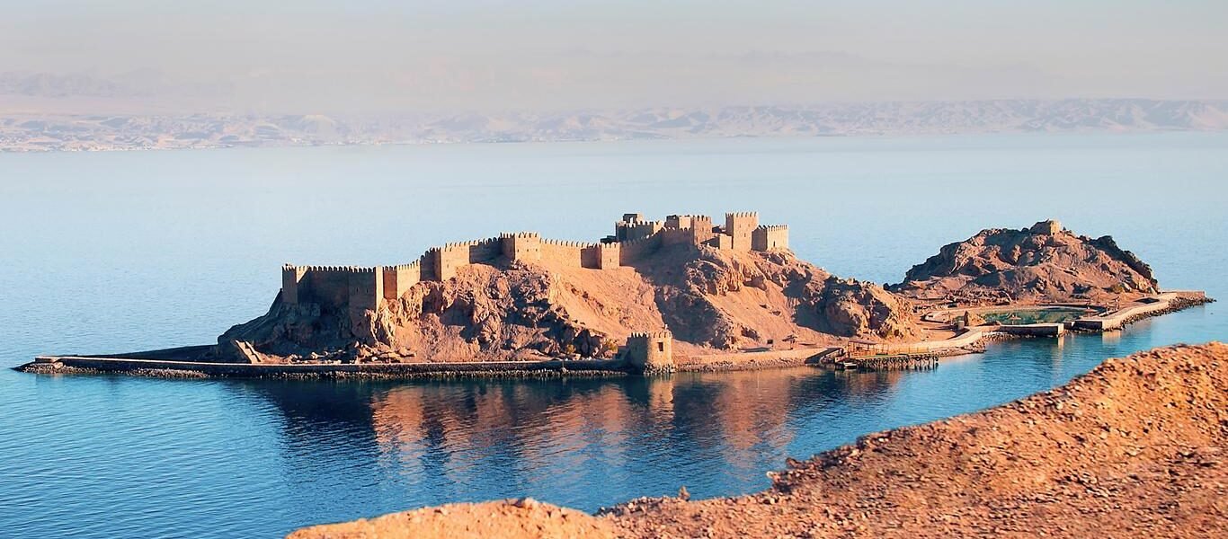Forteresse de Pharaoh’s Island près de Taba sur le golfe d’Aqaba
