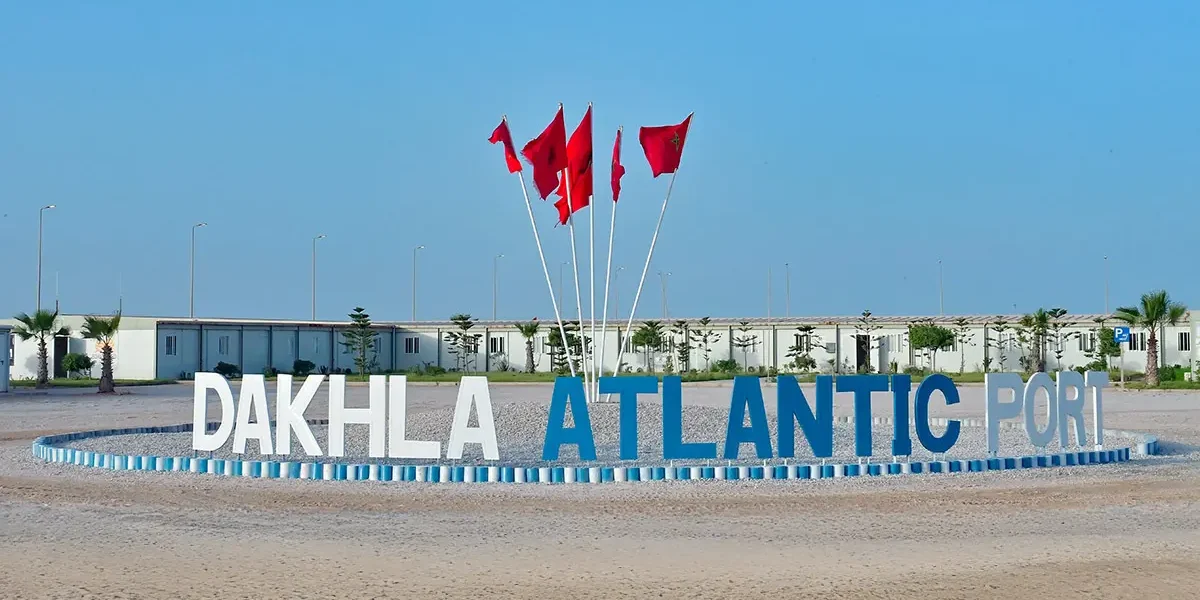 Entrée du port Atlantic de Dakhla Maroc, point d’accès aux activités nautiques et à la plongée à Dakhla