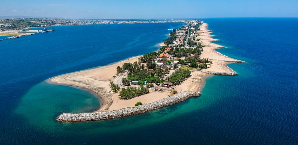 Littoral sauvage et zones de plongée autour de Caota en Angola